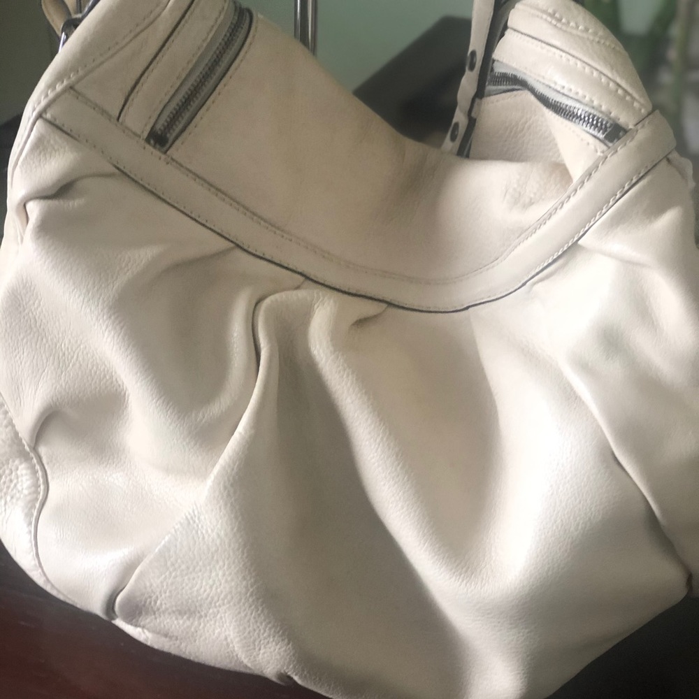 Desinger Handbag - Picture 2 of 10